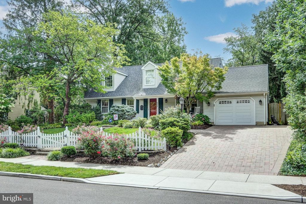 6 HERITAGE RD, Haddonfield, NJ 08033