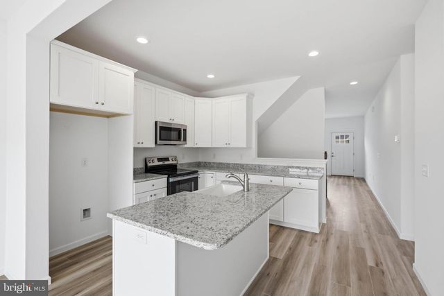 234 PILGRIM DR, Lancaster, PA 17603