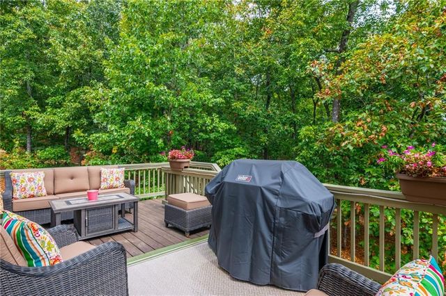 407 Ward Farm Drive, Powder Springs, GA 30127