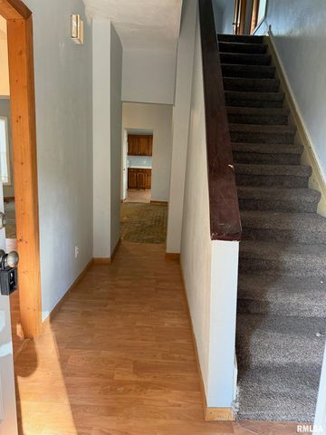 718 22ND Street A, Moline, IL 61265