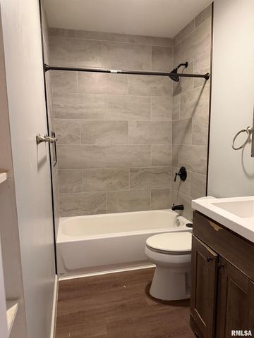 718 22ND Street A, Moline, IL 61265