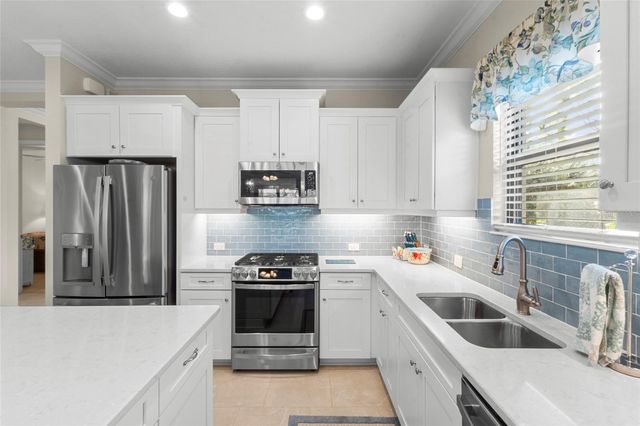 200 PALIDORO CIRCLE, Nokomis, FL 34275