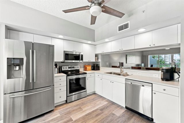 1200 COUNTRY CLUB DRIVE 3105, Largo, FL 33771