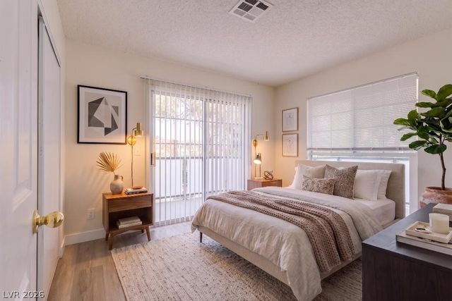 2140 Chertsey Drive B, Las Vegas, NV 89108