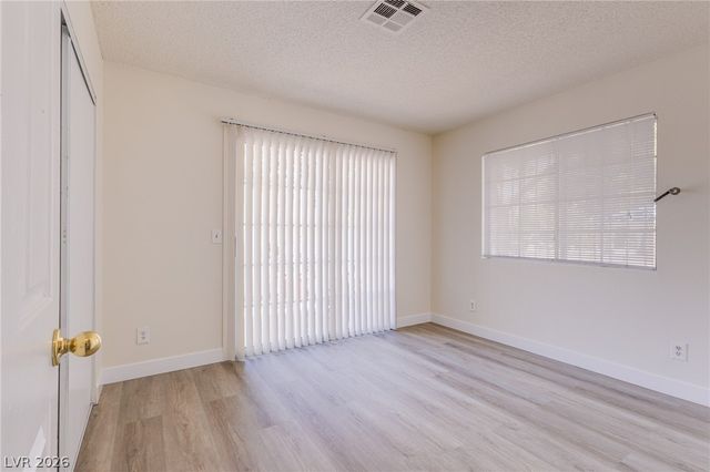 2140 Chertsey Drive B, Las Vegas, NV 89108