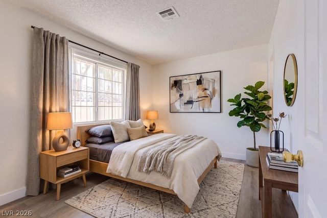 2140 Chertsey Drive B, Las Vegas, NV 89108