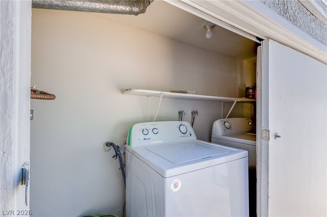 2140 Chertsey Drive B, Las Vegas, NV 89108
