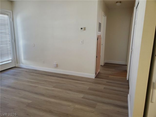 2140 Chertsey Drive B, Las Vegas, NV 89108