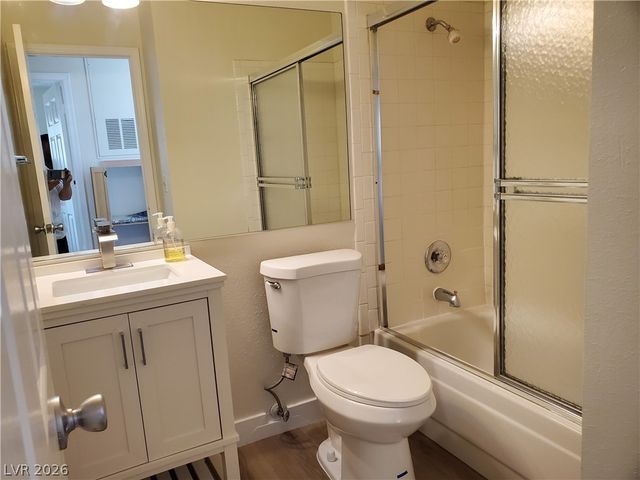 2140 Chertsey Drive B, Las Vegas, NV 89108