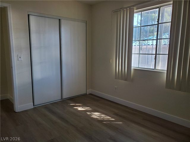 2140 Chertsey Drive B, Las Vegas, NV 89108