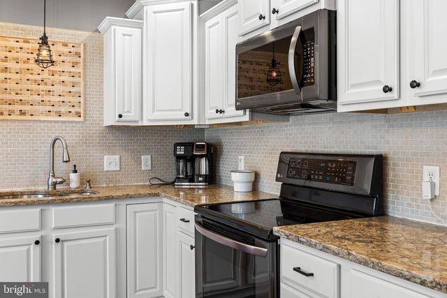 4810 QUEENSBURY CIR, Fredericksburg, VA 22408