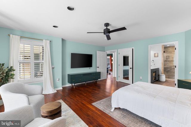 4810 QUEENSBURY CIR, Fredericksburg, VA 22408