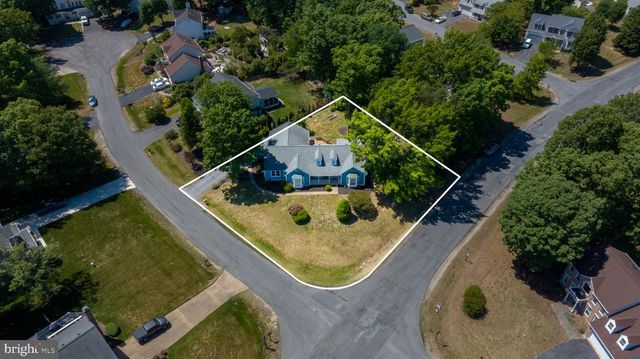 4810 QUEENSBURY CIR, Fredericksburg, VA 22408