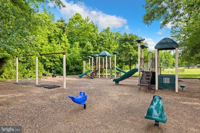 4810 QUEENSBURY CIR, Fredericksburg, VA 22408