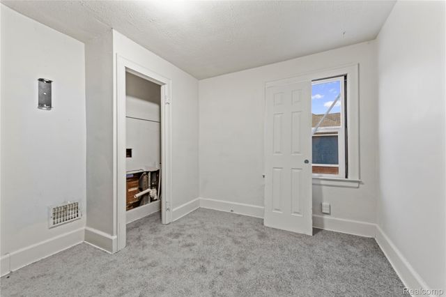 5569 Drexel Street, Detroit, MI 48213