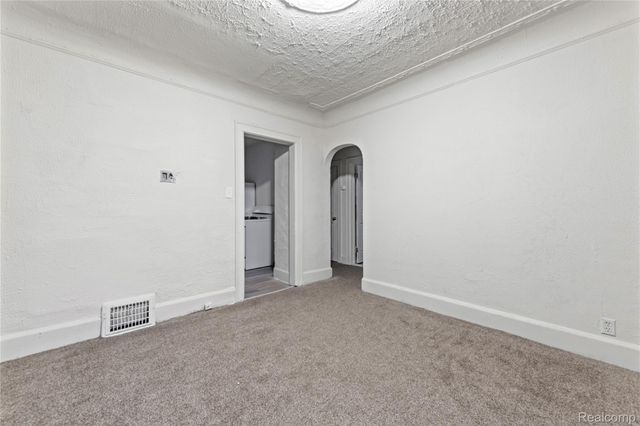 5569 Drexel Street, Detroit, MI 48213