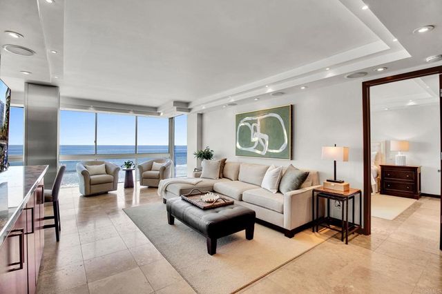 1760 Avenida del mundo 406, Coronado, CA 92118
