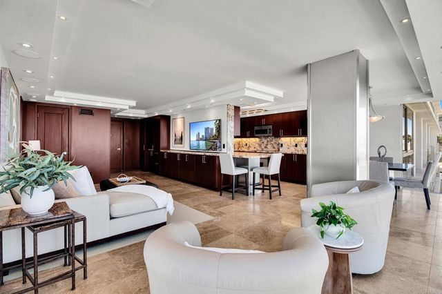 1760 Avenida del mundo 406, Coronado, CA 92118