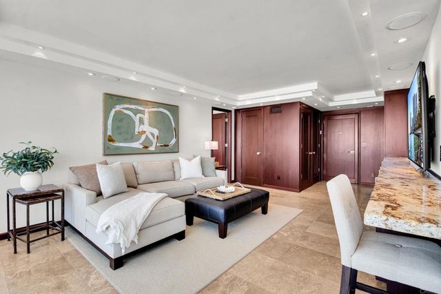 1760 Avenida del mundo 406, Coronado, CA 92118