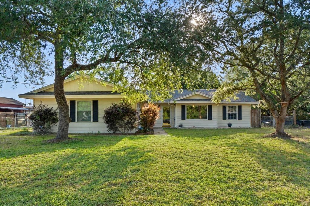 2019 Casa De Oro Street, Navarre, FL 32566