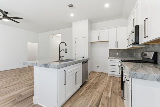 5227 Sunshine Point, Willis, TX 77318