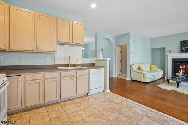 62 Rolling Views Dr, Woodland Park, NJ 07424