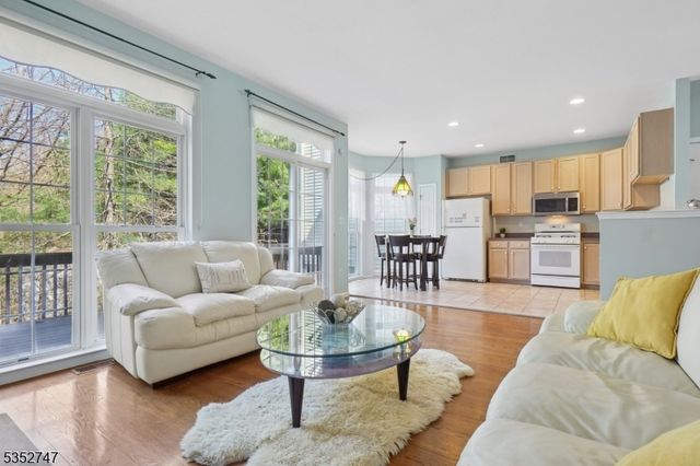 62 Rolling Views Dr, Woodland Park, NJ 07424