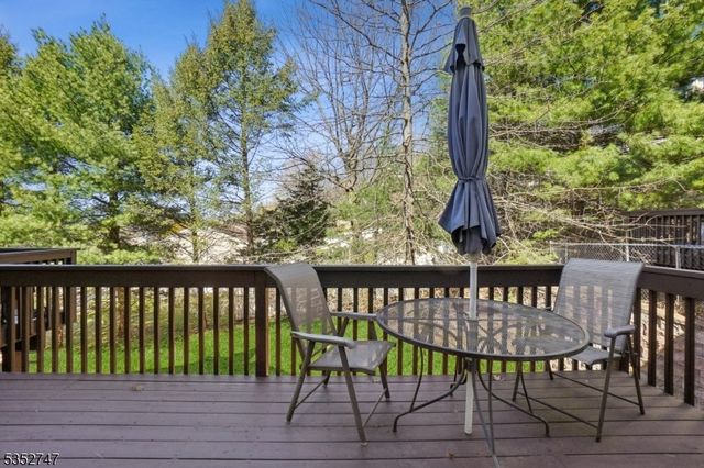 62 Rolling Views Dr, Woodland Park, NJ 07424