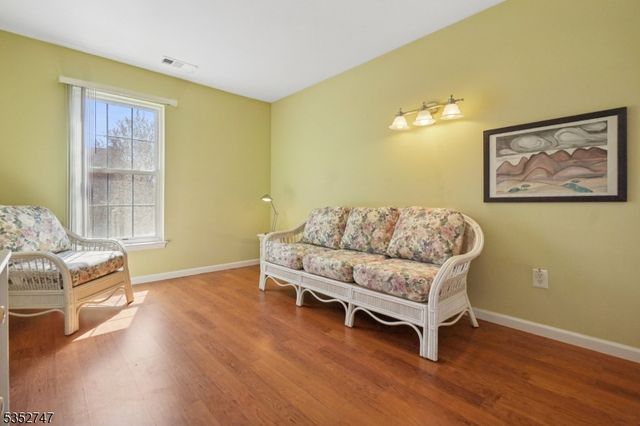 62 Rolling Views Dr, Woodland Park, NJ 07424