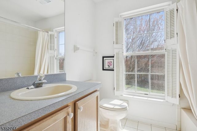 62 Rolling Views Dr, Woodland Park, NJ 07424