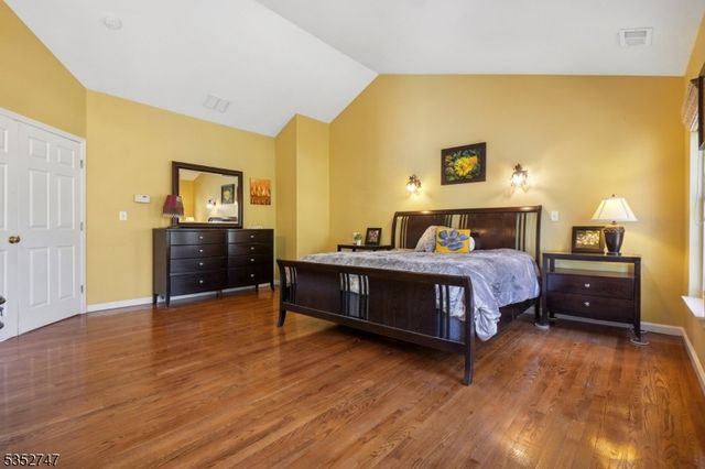 62 Rolling Views Dr, Woodland Park, NJ 07424