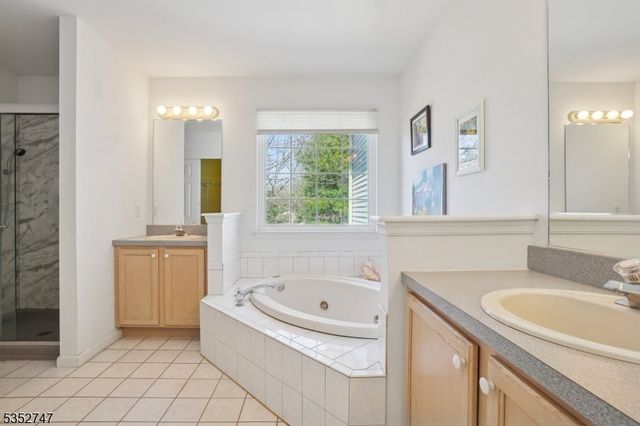 62 Rolling Views Dr, Woodland Park, NJ 07424