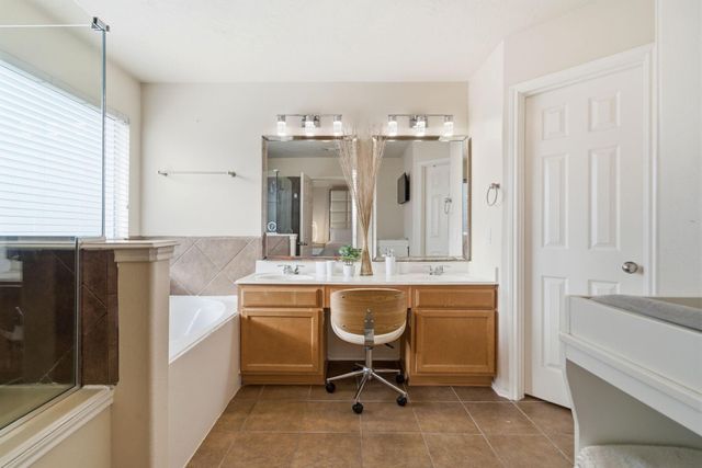 6107 Shadow Isle Lane, Houston, TX 77084