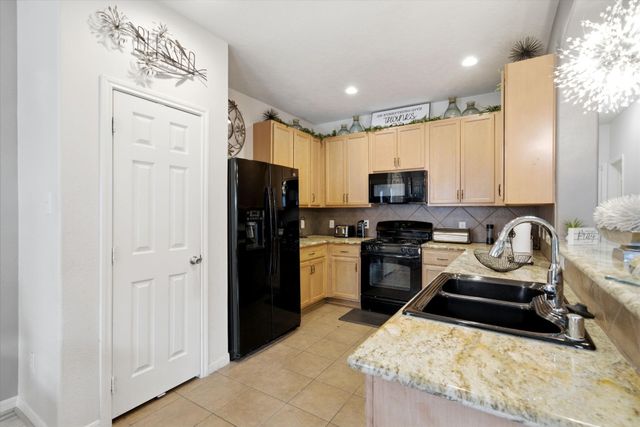 6107 Shadow Isle Lane, Houston, TX 77084