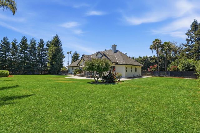 12350 Foothill Avenue, San Martin, CA 95046