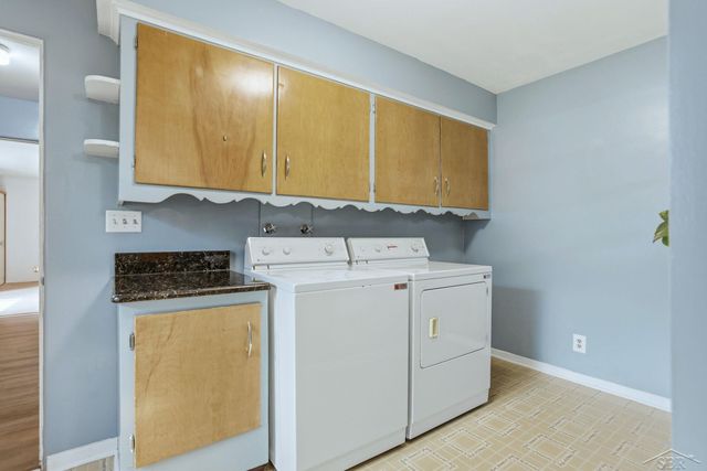 4975 Henry Drive, Saginaw, MI 48638