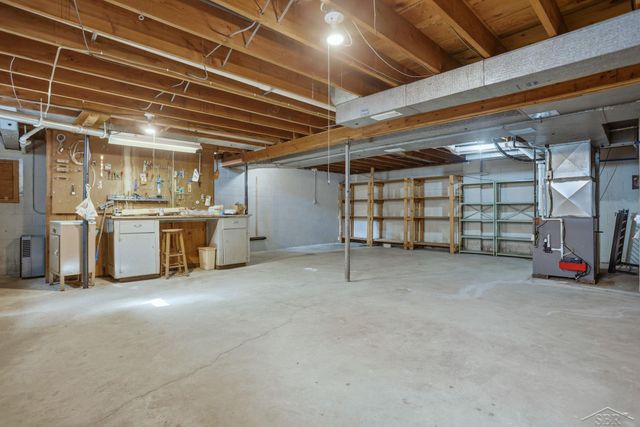 4975 Henry Drive, Saginaw, MI 48638