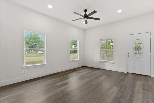 1601 N 11TH Street, Waco, TX 76707