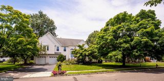 8 AMBERFIELD RD, Robbinsville, NJ 08691