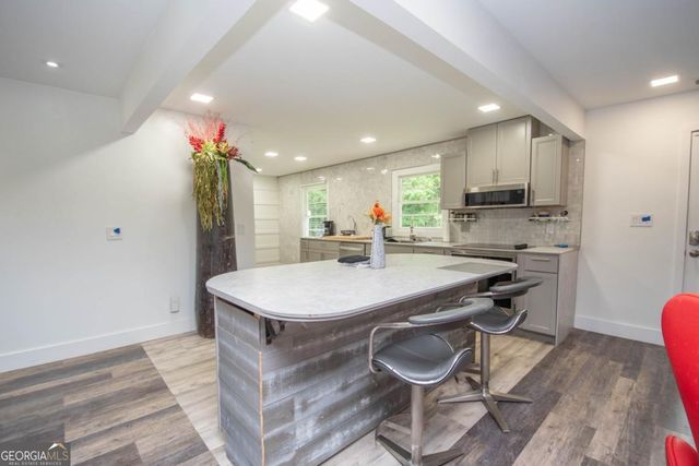 555 White Road, Fayetteville, GA 30214
