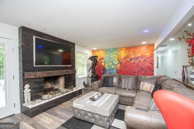 555 White Road, Fayetteville, GA 30214
