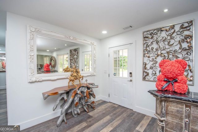 555 White Road, Fayetteville, GA 30214