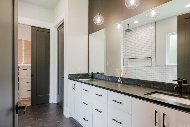 6048 Charley Place, Benton, AR 72019