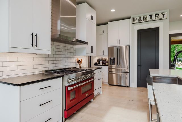 6048 Charley Place, Benton, AR 72019