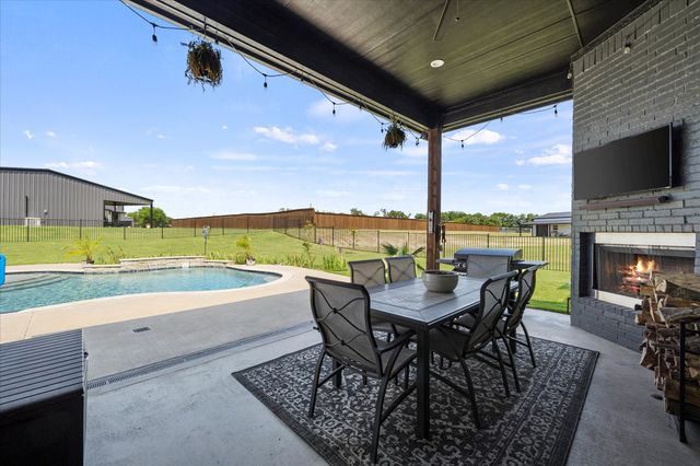 1007 Sinopa Street, Caddo Mills, TX 75135
