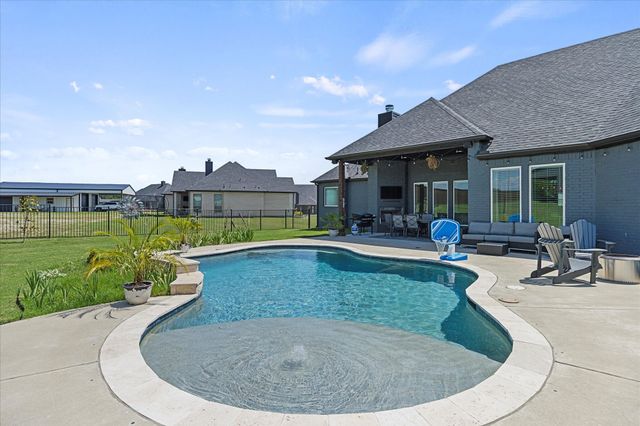 1007 Sinopa Street, Caddo Mills, TX 75135