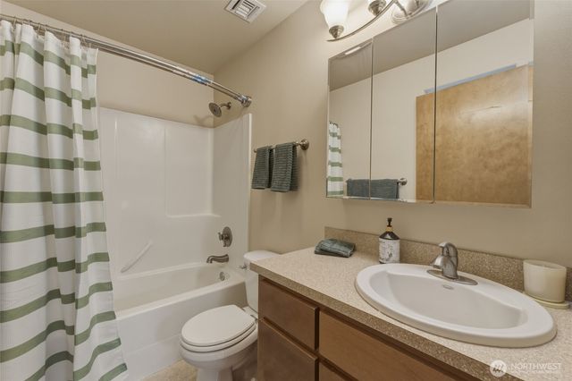 15 SW 13th Street, College Place, WA 99324