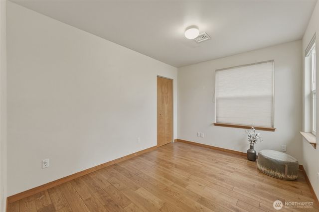 15 SW 13th Street, College Place, WA 99324