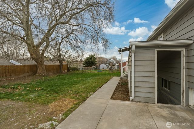 15 SW 13th Street, College Place, WA 99324