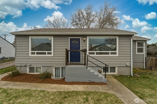 15 SW 13th Street, College Place, WA 99324